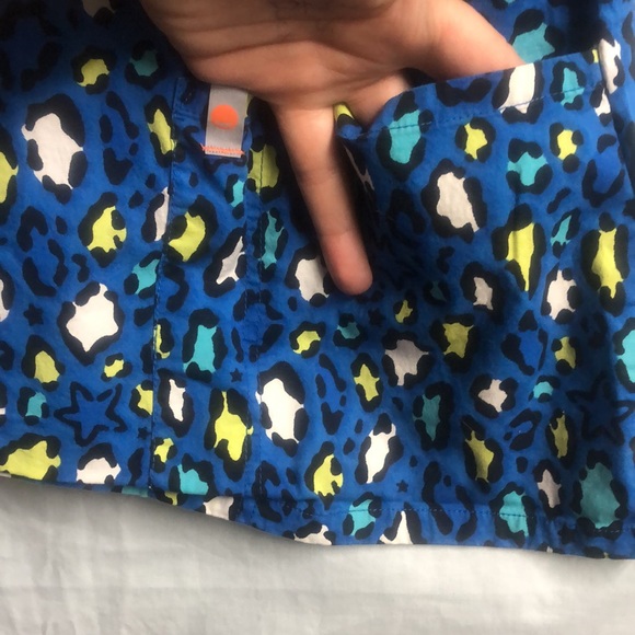 Blue Cheetah leopard star colorful scrub top nurse uniform medium - Picture 6 of 12